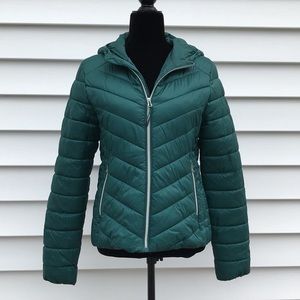 Winter puffer coat women’s size S TEAL COLOR